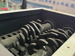 Penghancur Primer Poros Ganda